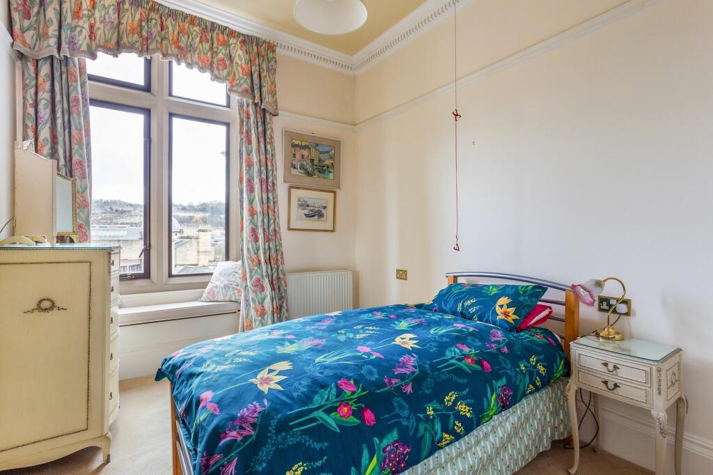 Additional property image - Grand Parade, Bath, BA2