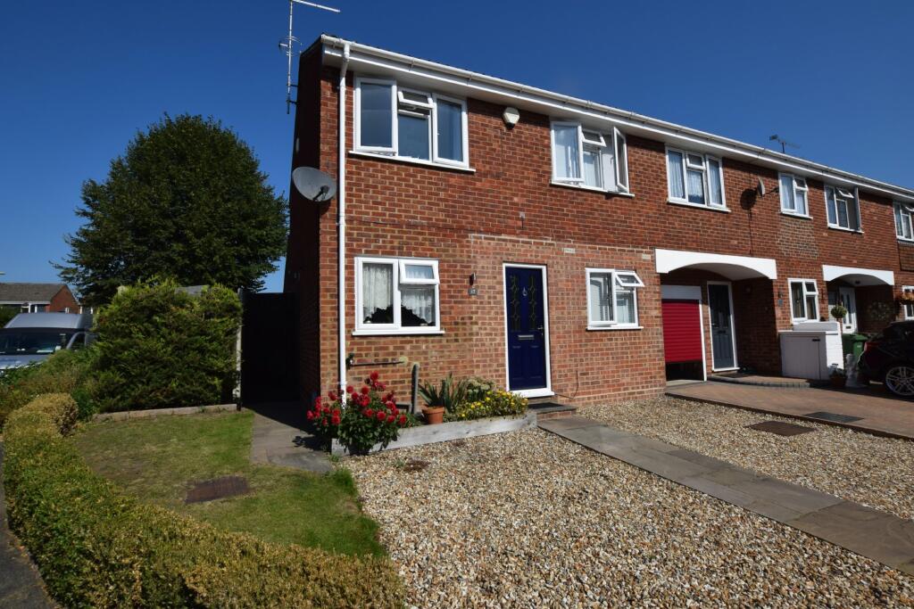 4 Bedroom End Of Terrace House For Sale In Wilton Court Farnborough