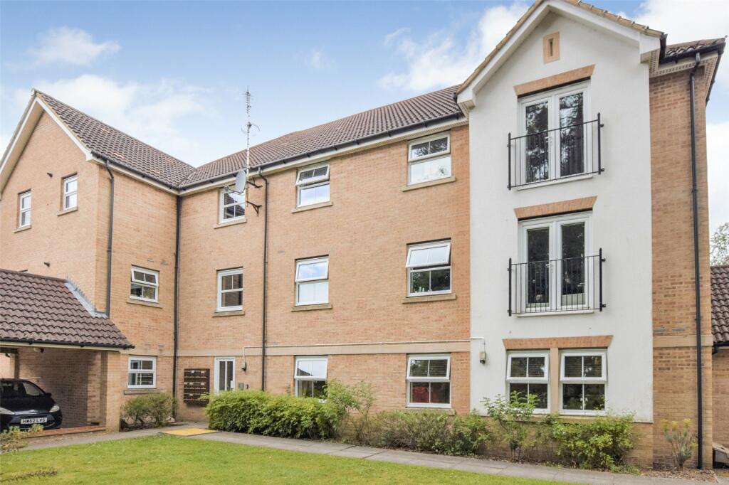 2 bedroom apartment for sale in Haskins Gardens, Farnborough, Hampshire