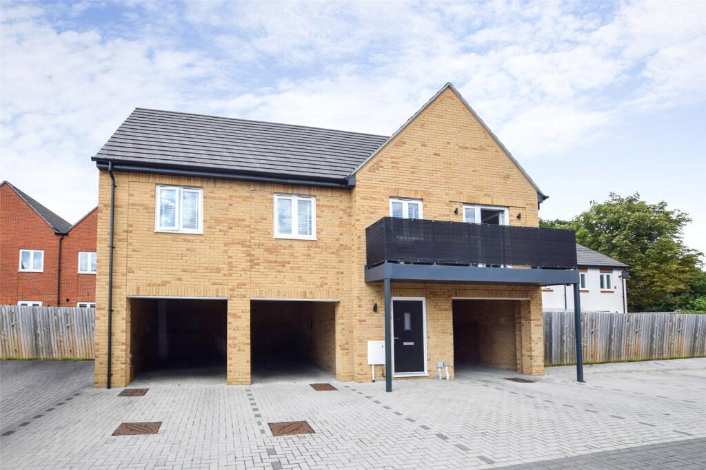Main image of property: Montreal Close, Farnborough, Hampshire, GU14