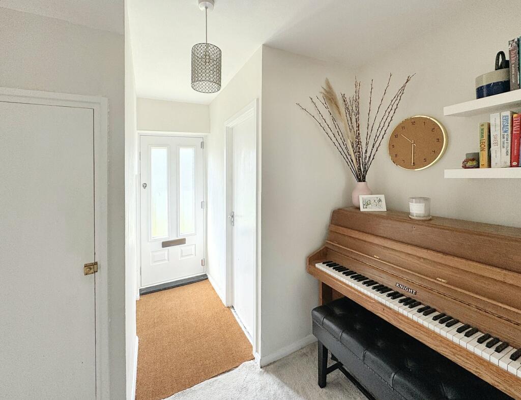 Additional property image - Laburnum Way, Bromley, BR2