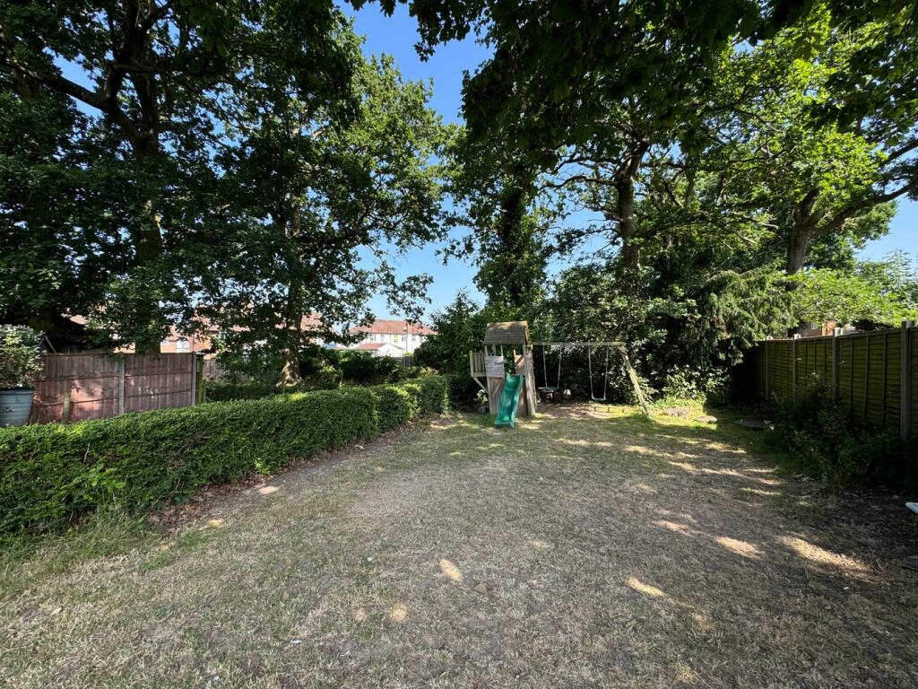 Additional property image - Laburnum Way, Bromley, BR2
