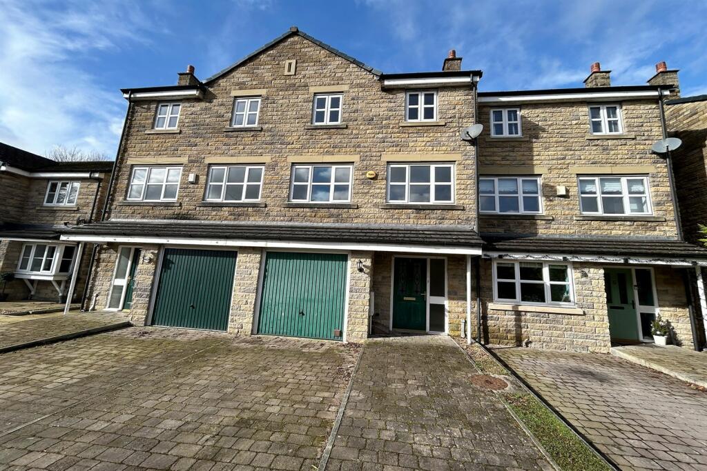 4 bedroom town house for sale in Cherry Tree Court, ChapelEnLeFrith