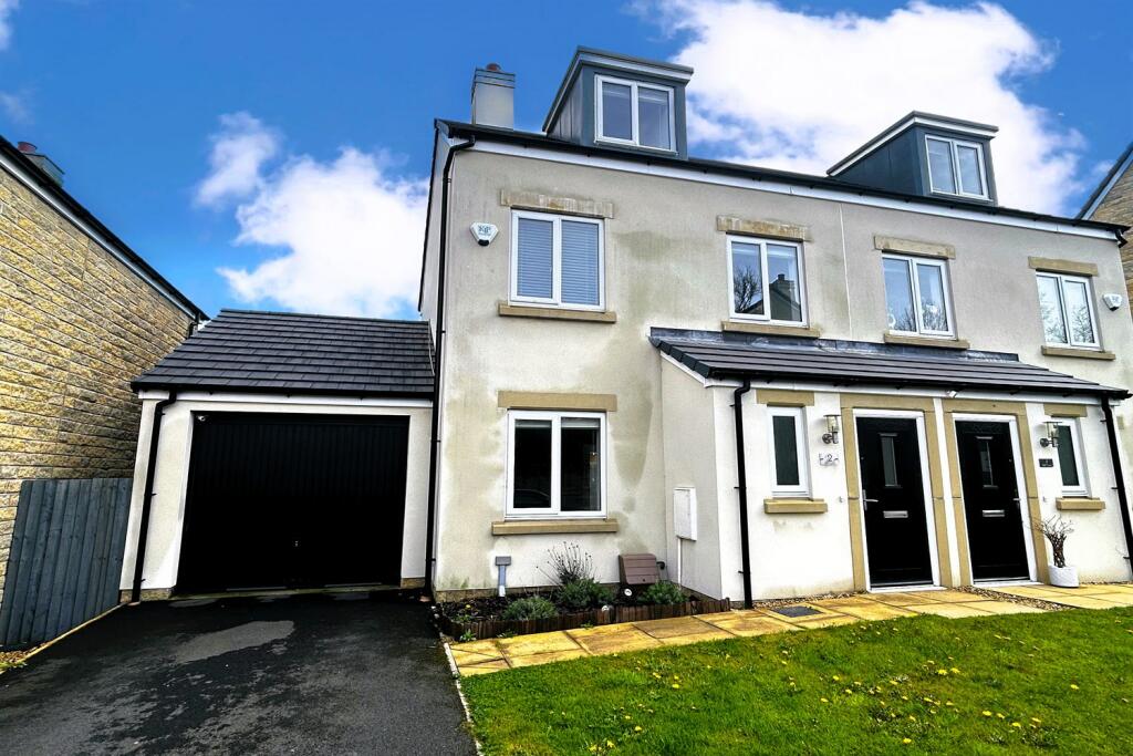 4 bedroom semidetached house for sale in Mill Court, Chinley, High