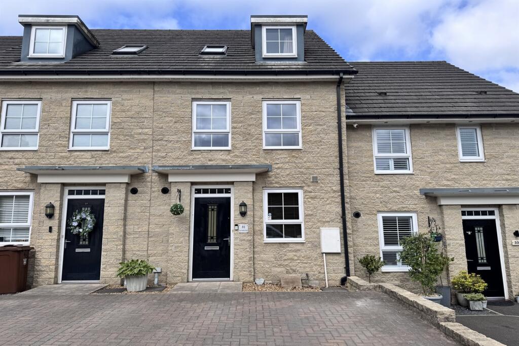 Main image of property: Burrfields Road, Chapel-En-Le-Frith