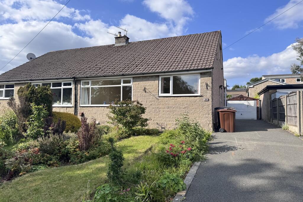 Main image of property: Bagshawe Avenue, Chapel-En-Le-Frith, High Peak