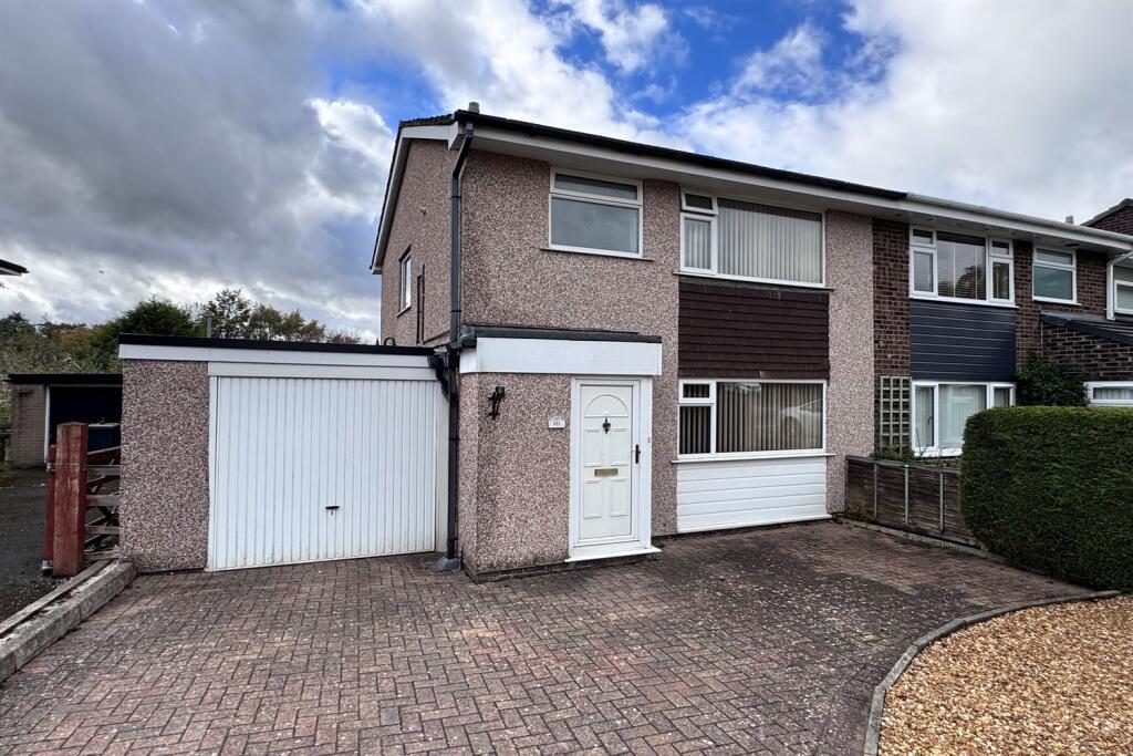 Main image of property: Rowton Grange Road, Chapel-En-Le-Frith, High Peak