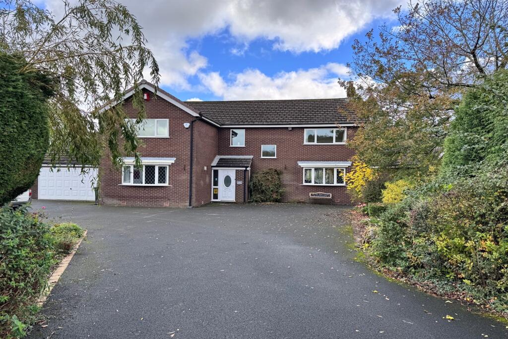Main image of property: Downlee Close, Chapel-En-Le-Frith, High Peak
