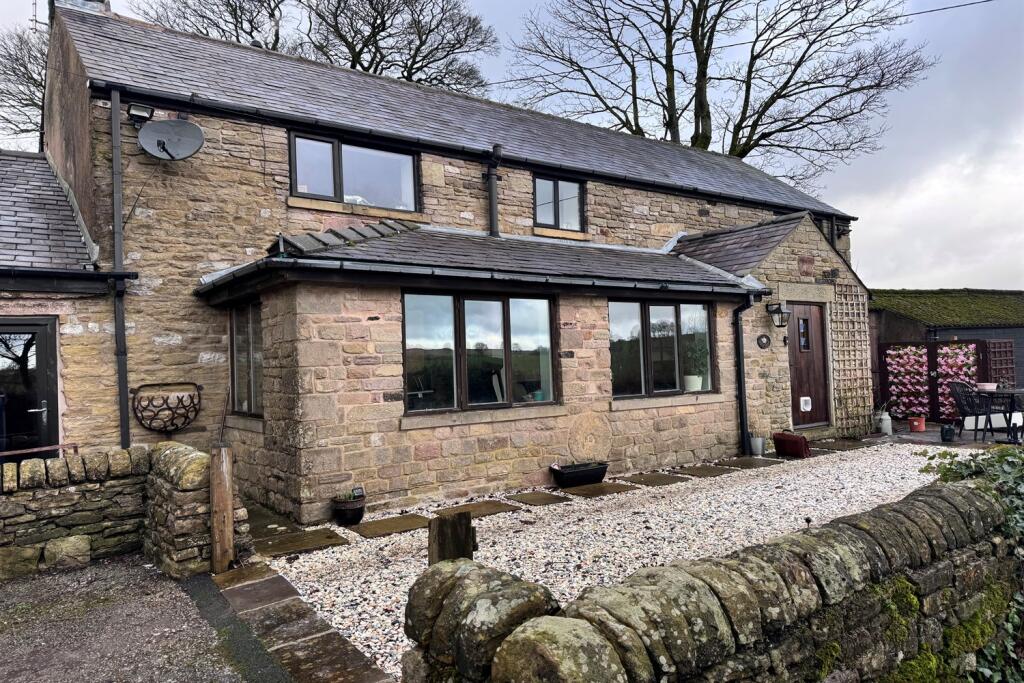 Main image of property: Dove Holes, Buxton