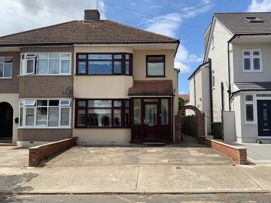 Main image of property: Alma Avenue, Hornchurch, Essex, RM12 6SR