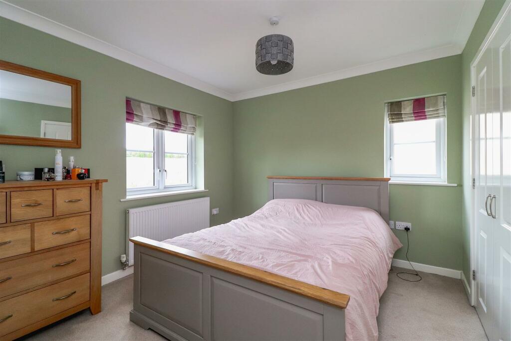 3 bedroom semidetached house for sale in Station Field, Boxford