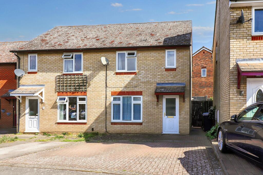 Main image of property: Alabaster Close, Hadleigh, IP7