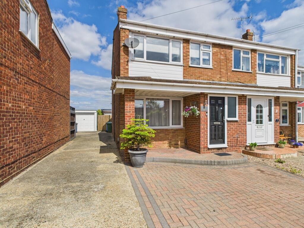 Main image of property: Alderman Walk, Stanford-Le-Hope, SS17