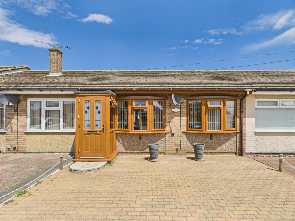 Main image of property: Allistonway, Stanford-Le-Hope, SS17
