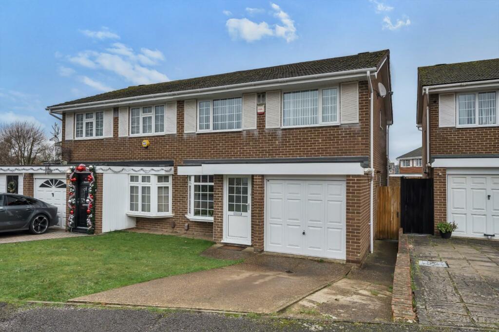 3 bedroom semidetached house for sale in Cherry Orchard, Ditton