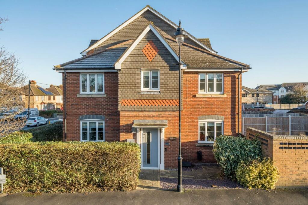 3 bedroom end of terrace house for sale in Mercer Close, Larkfield