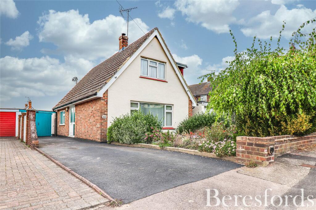 3 bedroom bungalow for sale in Springfields, Dunmow, CM6
