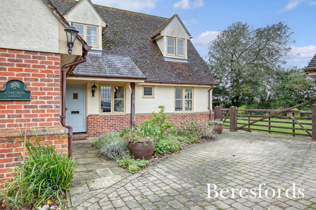 Additional property image - Bannister Green, Felsted, CM6
