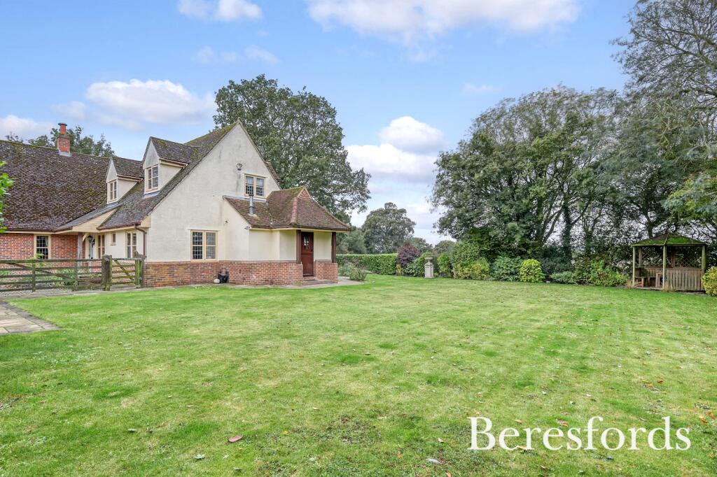 Additional property image - Bannister Green, Felsted, CM6