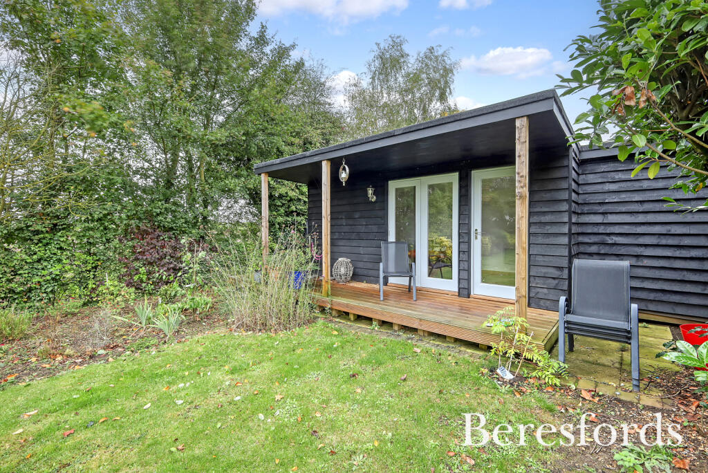 Additional property image - Bannister Green, Felsted, CM6