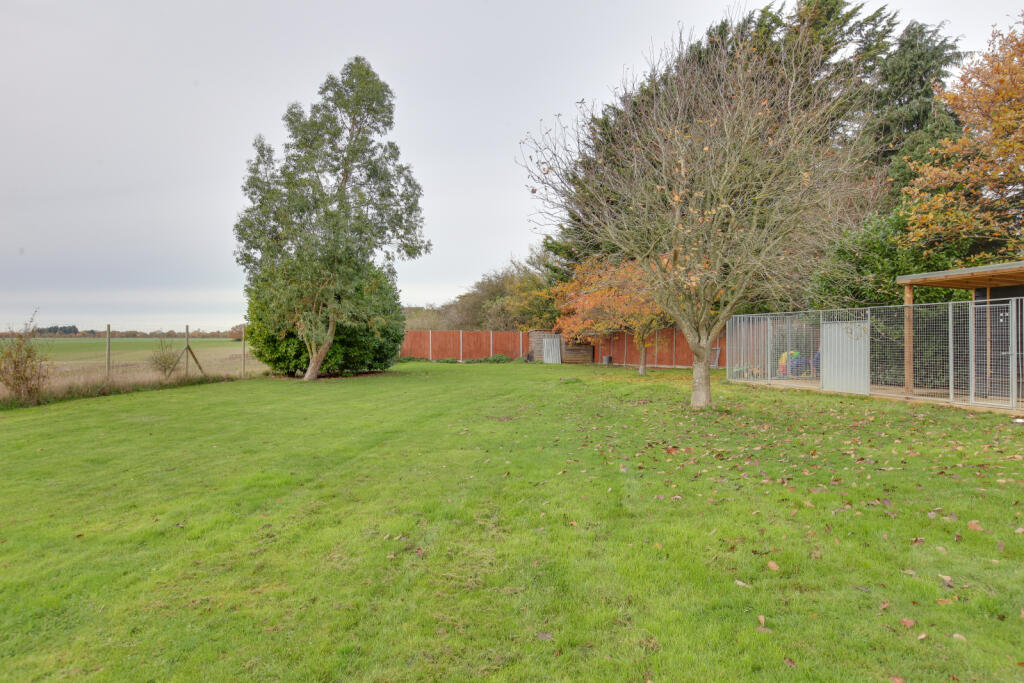 Additional property image - Braintree Road, Felsted, CM6