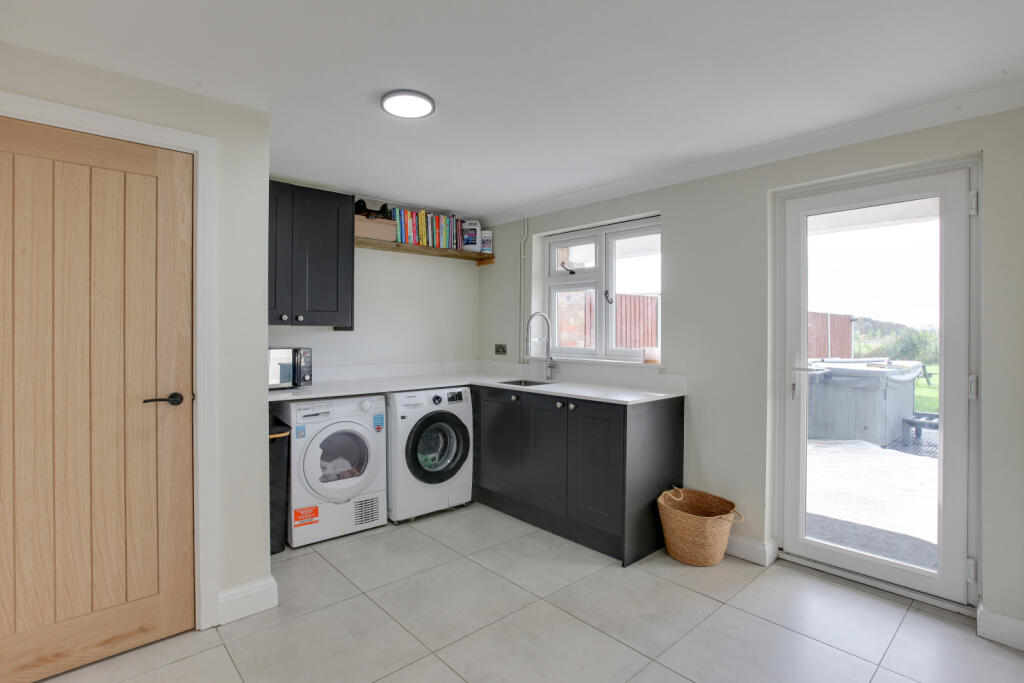 Additional property image - Braintree Road, Felsted, CM6