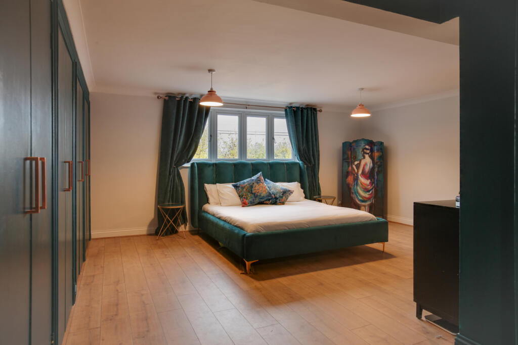 Additional property image - Braintree Road, Felsted, CM6