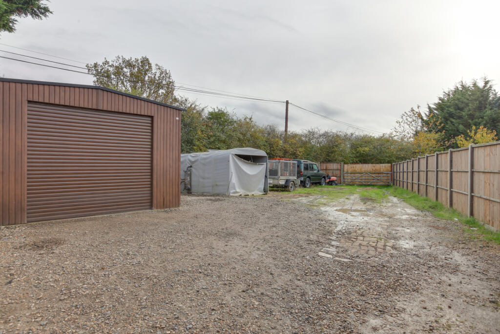 Additional property image - Braintree Road, Felsted, CM6