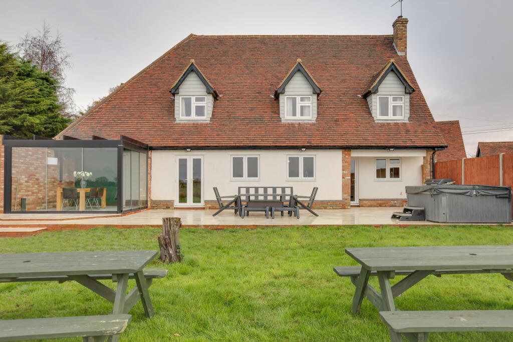 Additional property image - Braintree Road, Felsted, CM6