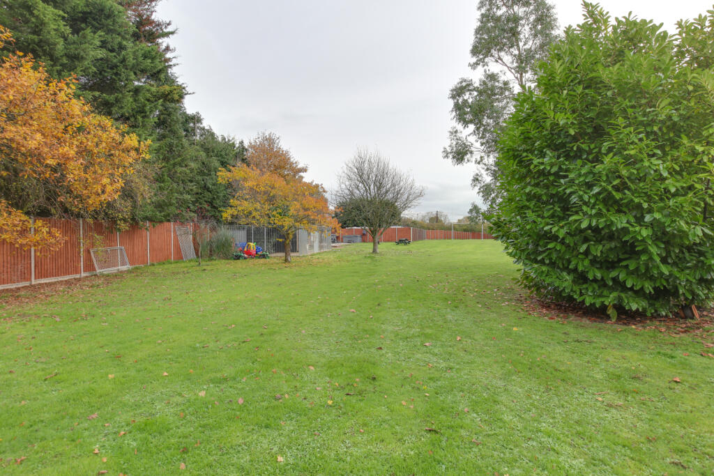 Additional property image - Braintree Road, Felsted, CM6
