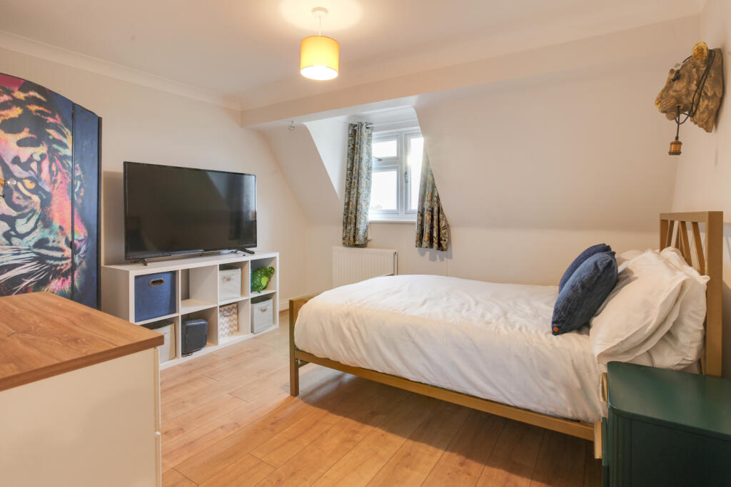 Additional property image - Braintree Road, Felsted, CM6
