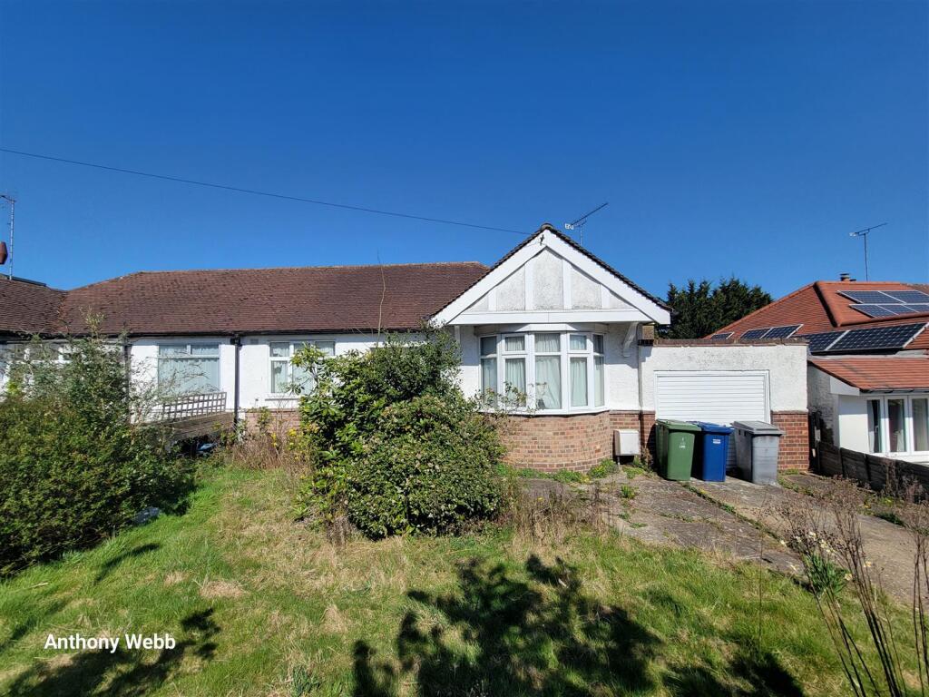 Main image of property: Haslemere Avenue, Barnet, EN4
