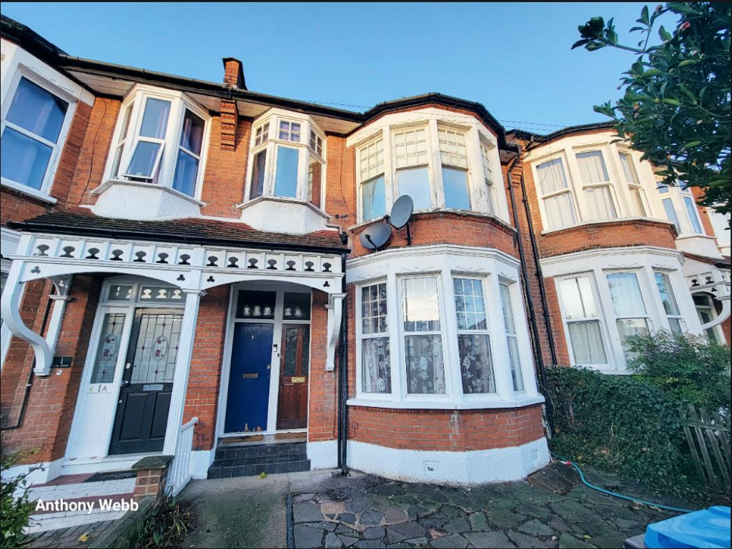 Main image of property: The Grove, Palmers Green, N13