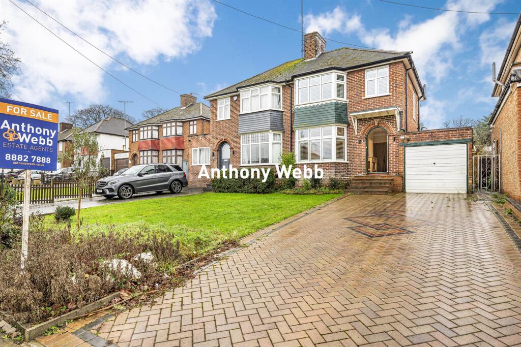 Main image of property: The Vale, Southgate, N14