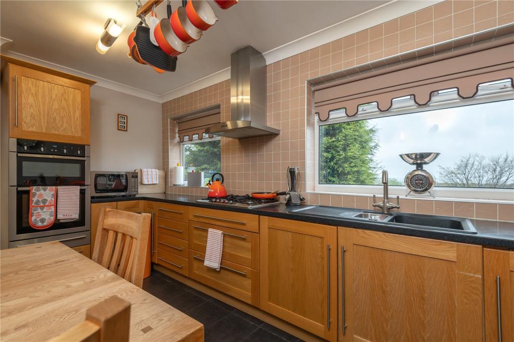 3 bedroom semidetached house for sale in Scarr End Lane, Dewsbury, WF13