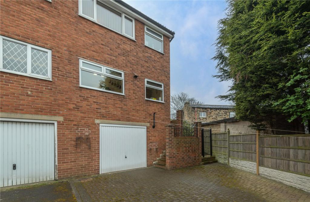 3 bedroom semidetached house for sale in Scarr End Lane, Dewsbury, WF13