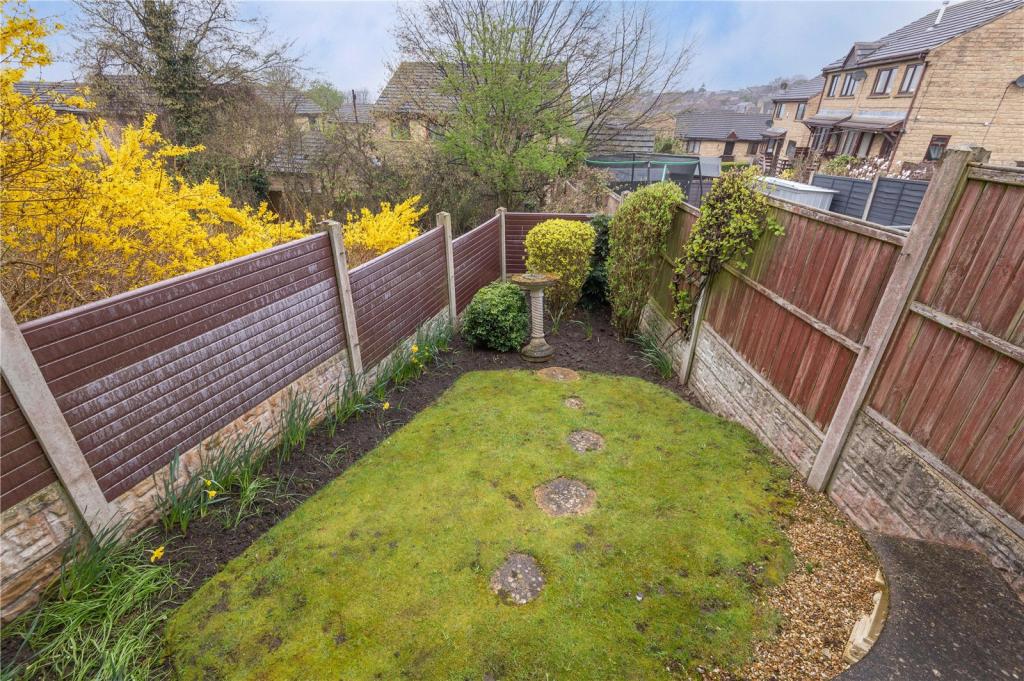 3 bedroom semidetached house for sale in Scarr End Lane, Dewsbury, WF13