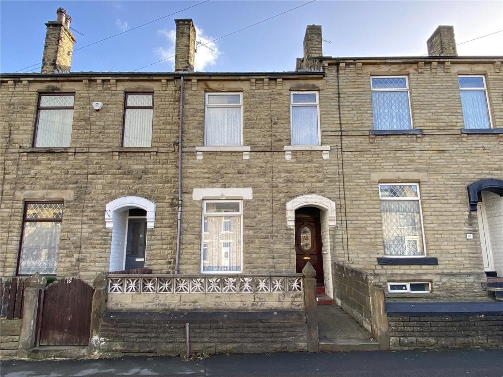 4 bedroom terraced house for sale in Warren Street, Savile Town