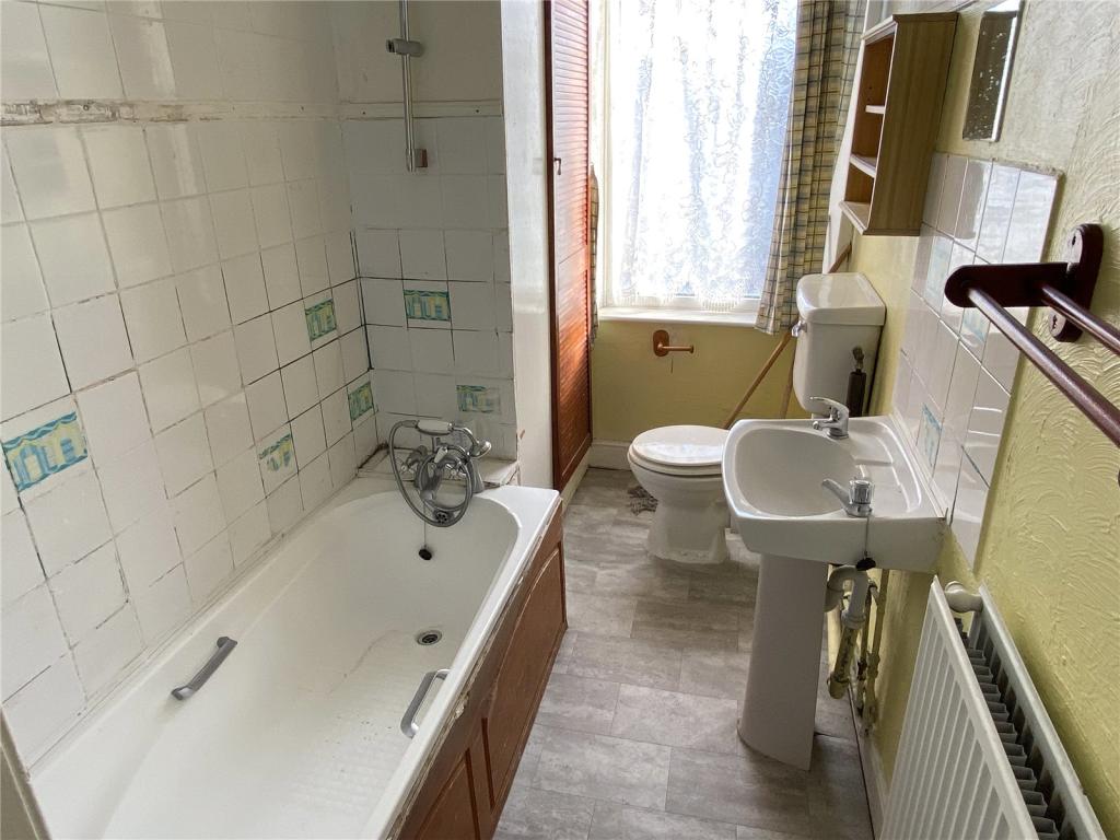 4 bedroom terraced house for sale in Warren Street, Savile Town