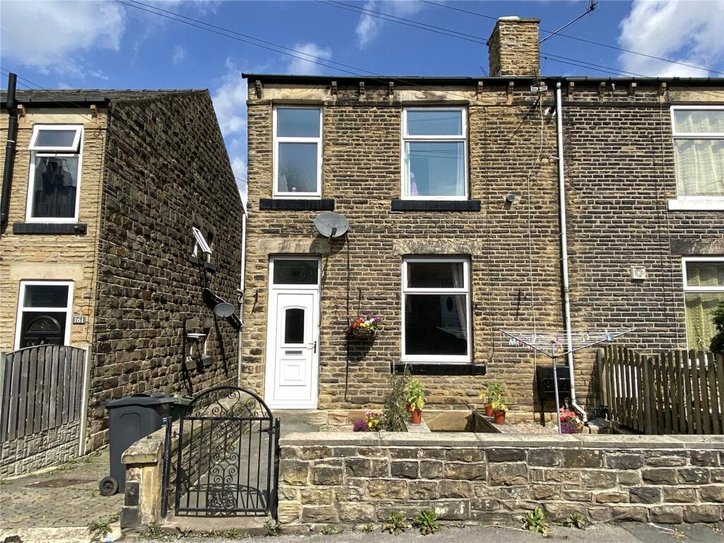 1 bedroom terraced house for sale in Commonside, Batley, WF17