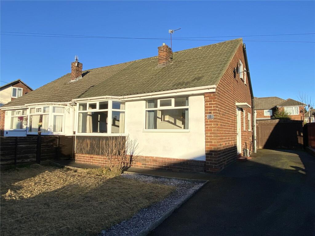 2 bedroom bungalow for sale in Douglas Avenue, Soothill, Batley, WF17