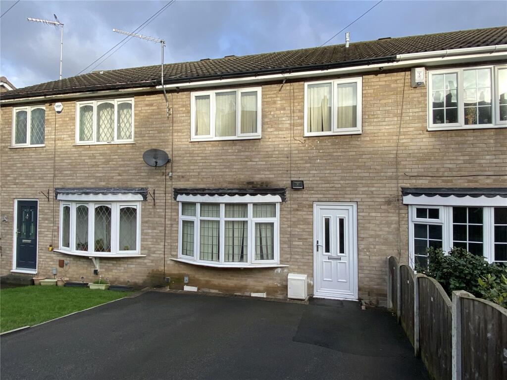 3 bedroom terraced house for sale in Knoll Close, Ossett, West