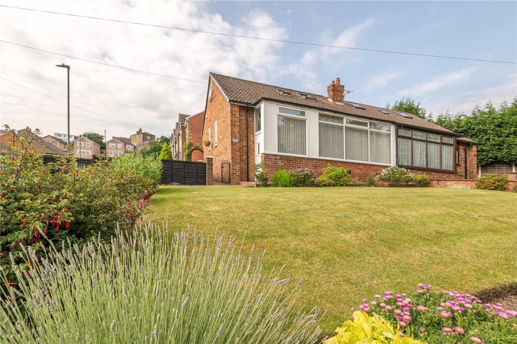 3 bedroom bungalow for sale in Carlinghow Lane, Batley, WF17