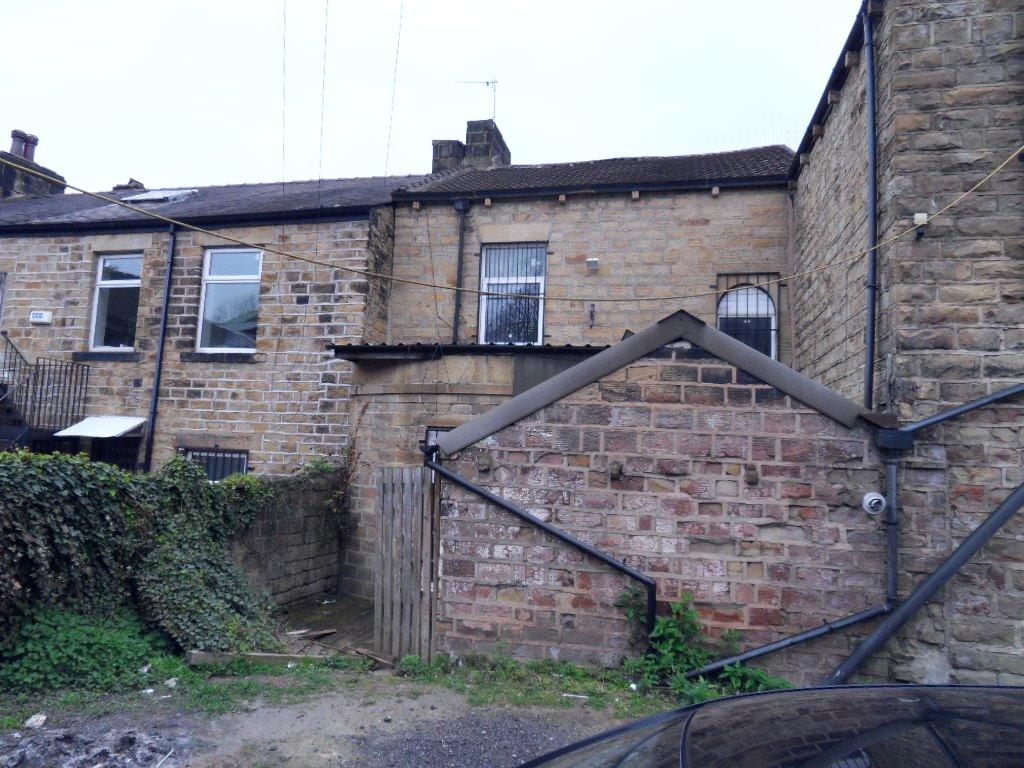 Shop for rent in Bradford Road, Dewsbury, West Yorkshire, WF13