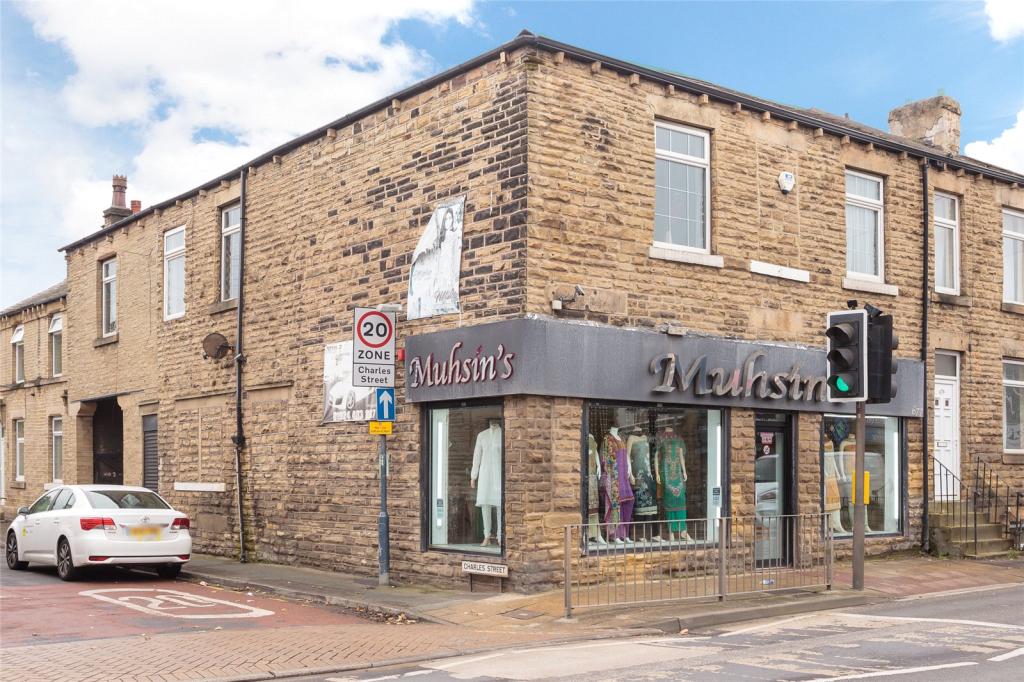 7 bedroom terraced house for sale in Huddersfield Road, Ravensthorpe