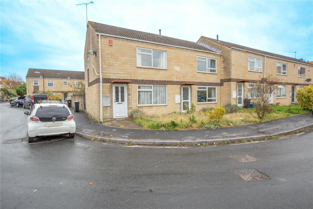 2 bedroom end of terrace house for sale in Ashley Close,