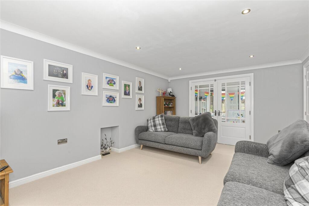Additional property image - Pitlochry Close, Bristol, BS7