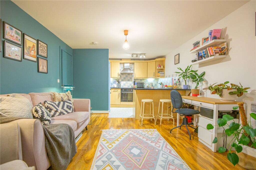 Main image of property: Bath Buildings, Bristol, BS6