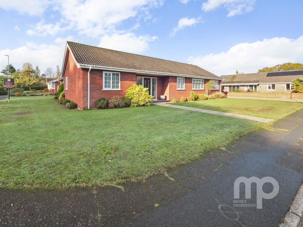 Main image of property: Carrs Hill Close, Costessey, Norwich NR8 5DW