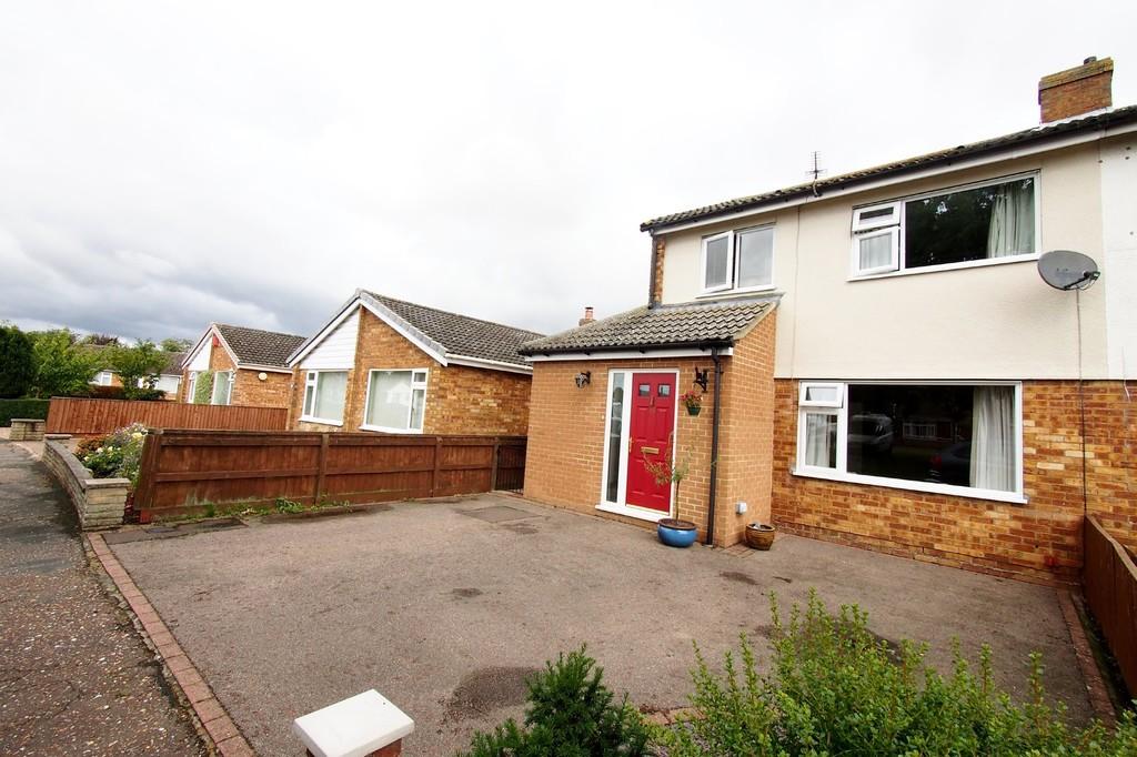3 bedroom semidetached house for sale in Wymondham Norfolk, NR18